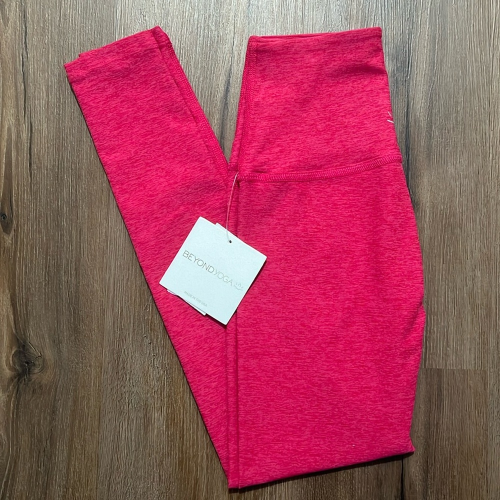 💕 NEW Beyond Yoga leggings - XS 💕